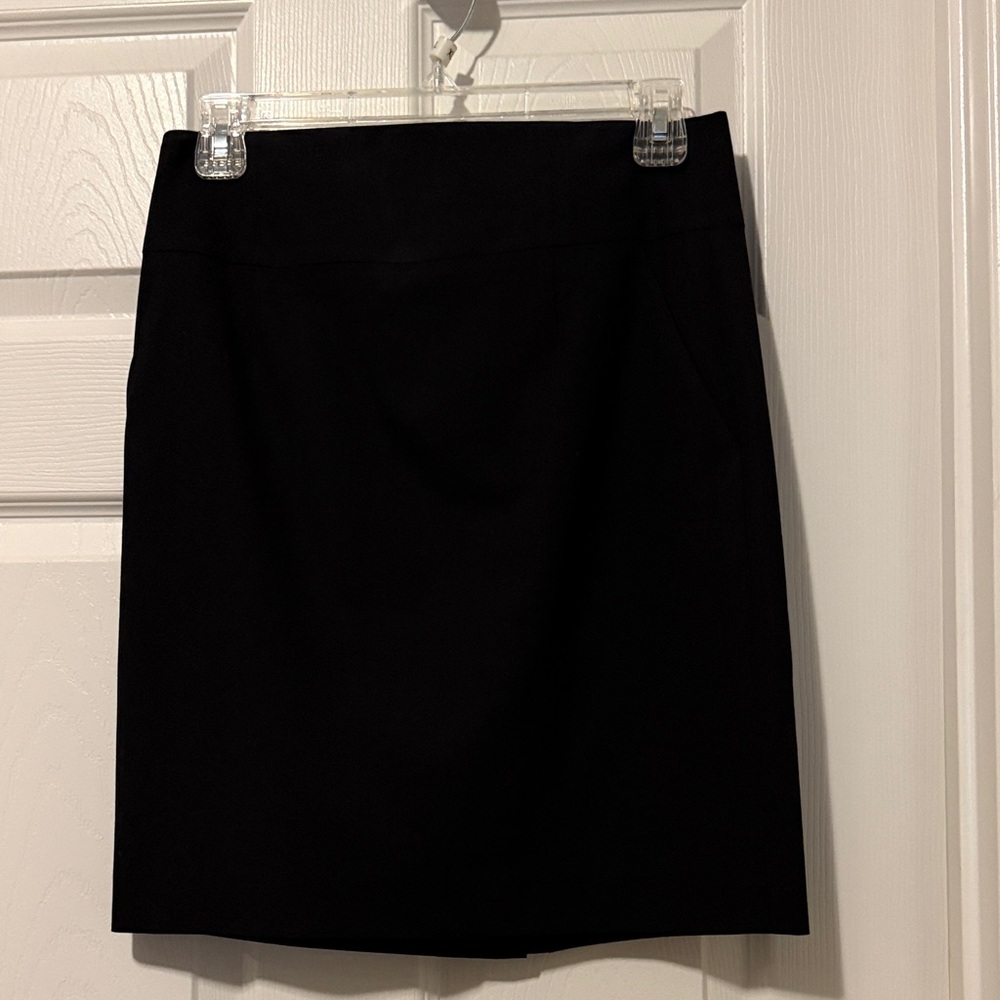 Banana Republic Elegant Black Pencil Skirt with pockets